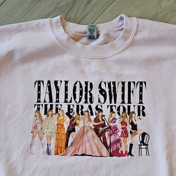 Gildan Taylor Swift The Eras Tour Pink Crewneck Small - Picture 3 of 15